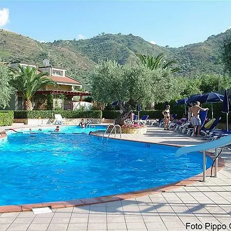 6 Posti Villa *